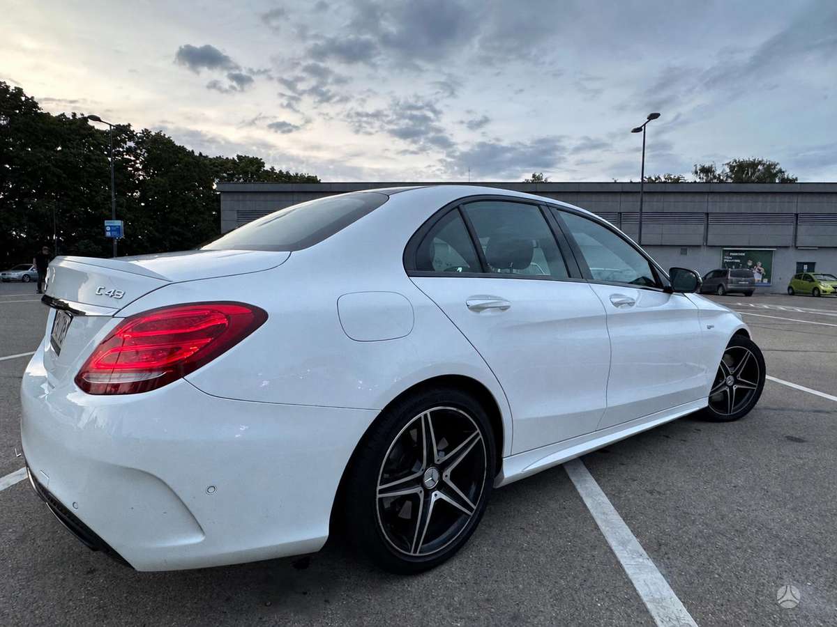 Mercedes-Benz C43 AMG - 6