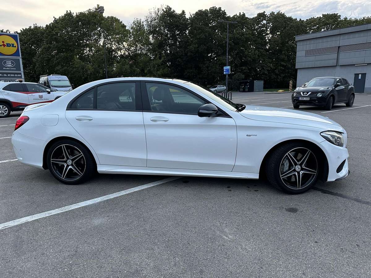 Mercedes-Benz C43 AMG - 3