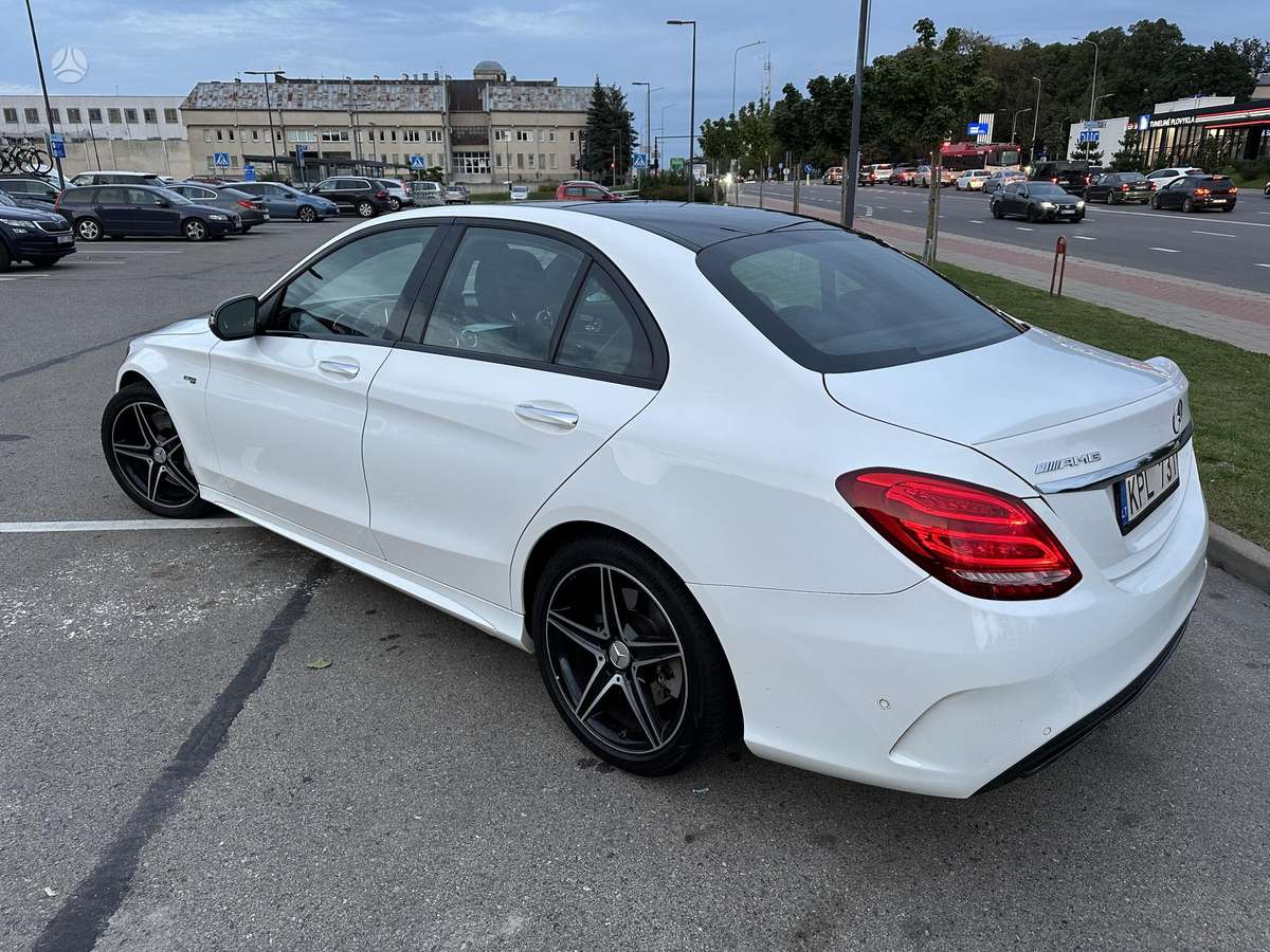 Mercedes-Benz C43 AMG - 7