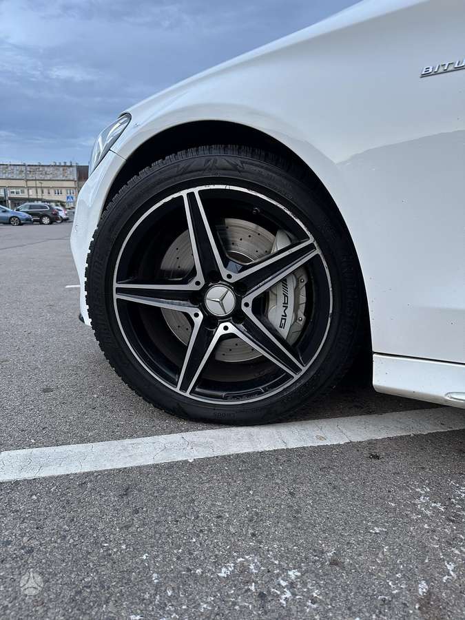 Mercedes-Benz C43 AMG - 9