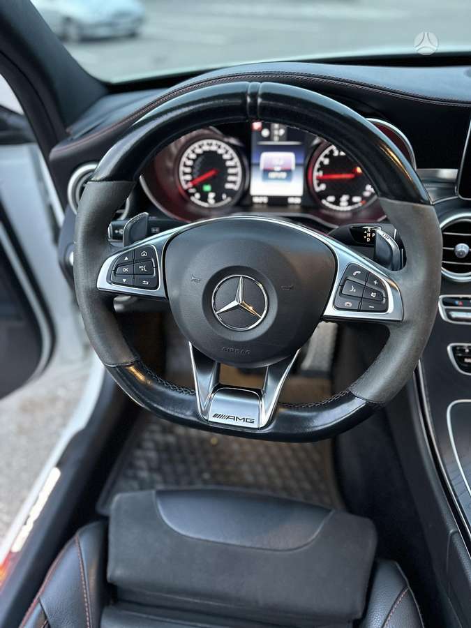 Mercedes-Benz C43 AMG - 12