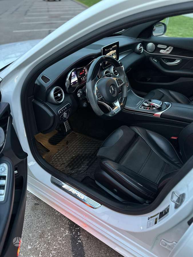 Mercedes-Benz C43 AMG - 11