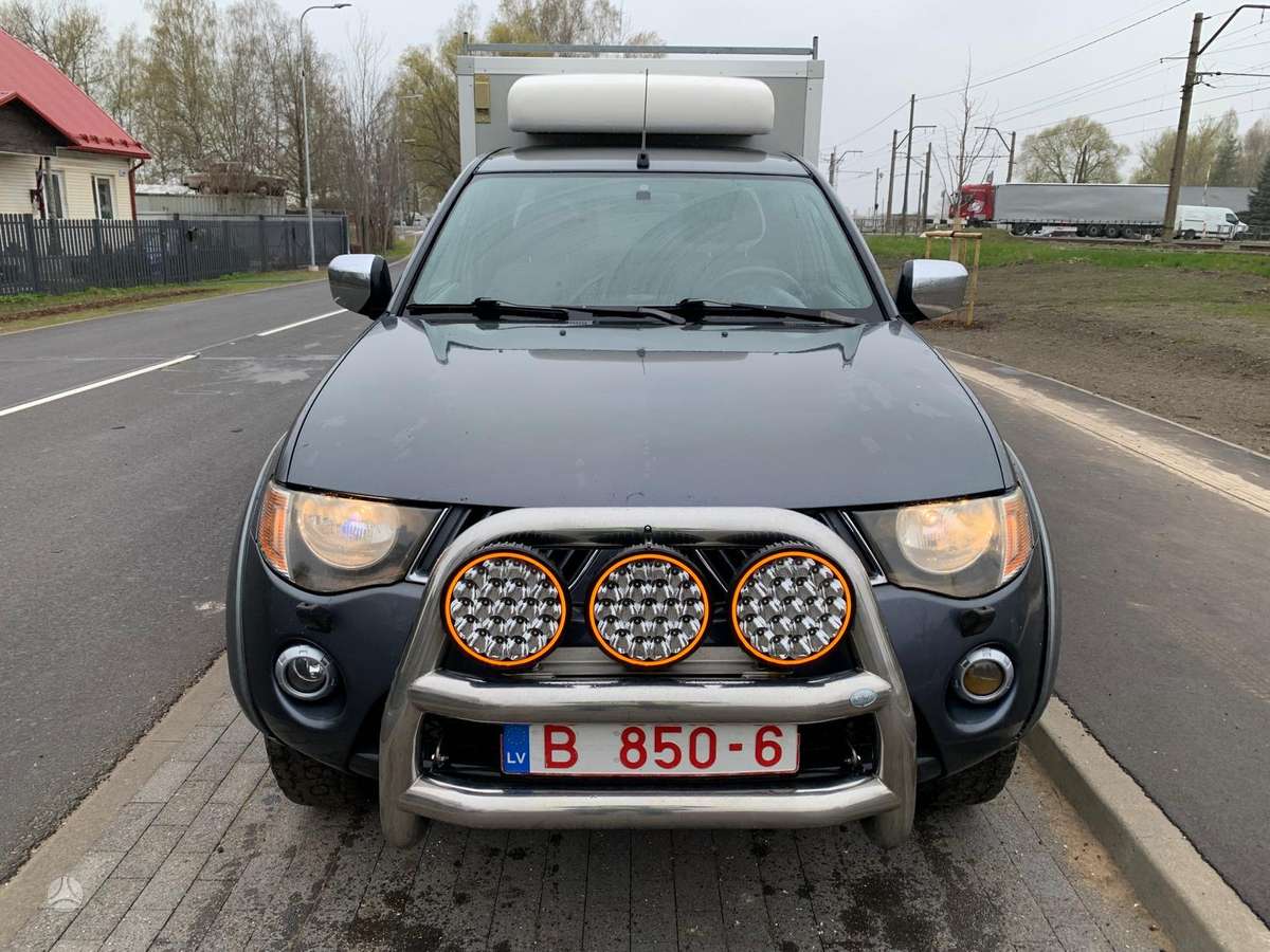 Mitsubishi L200 - 1