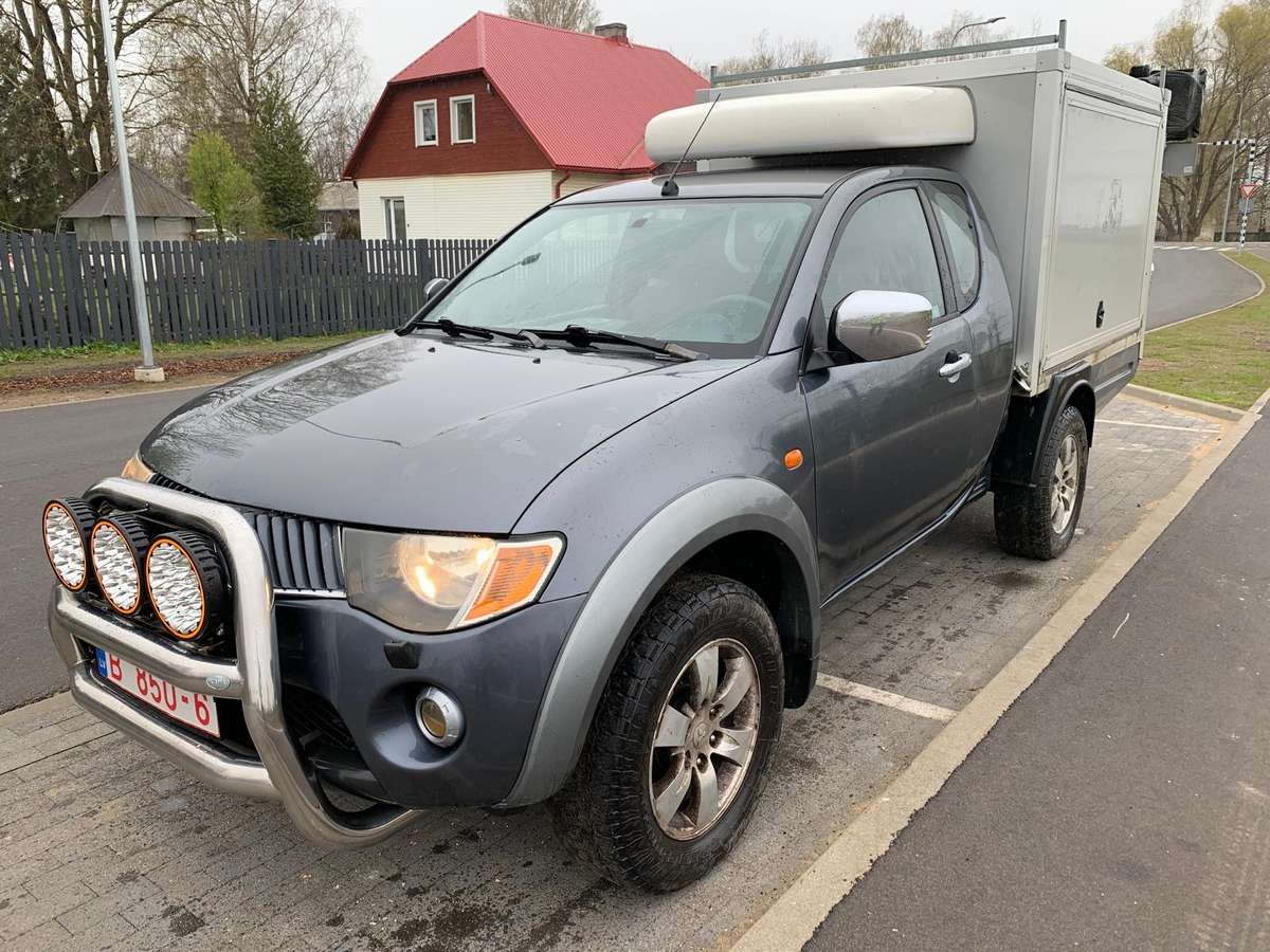 Mitsubishi L200 - 2
