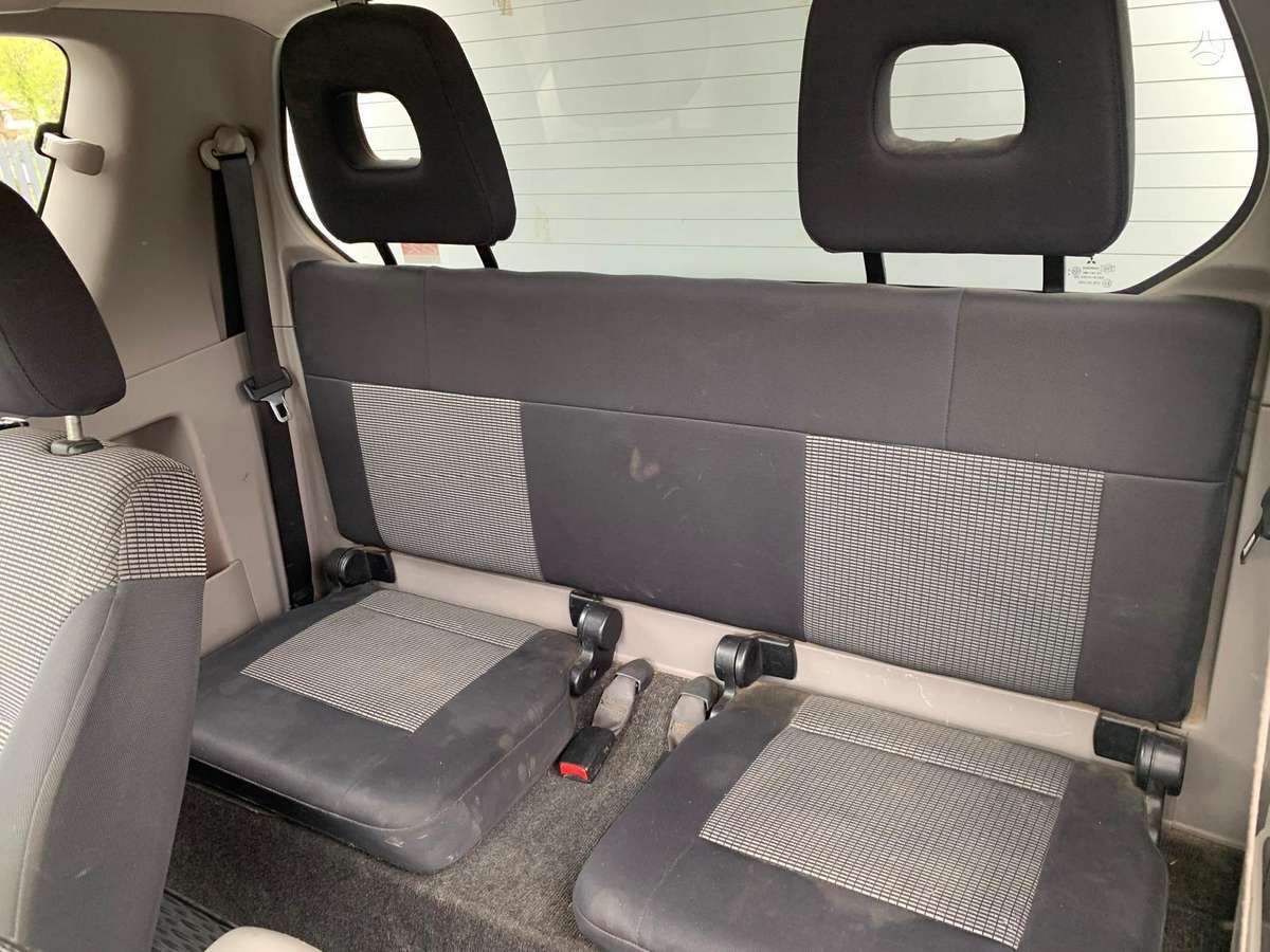 Mitsubishi L200, Пикап