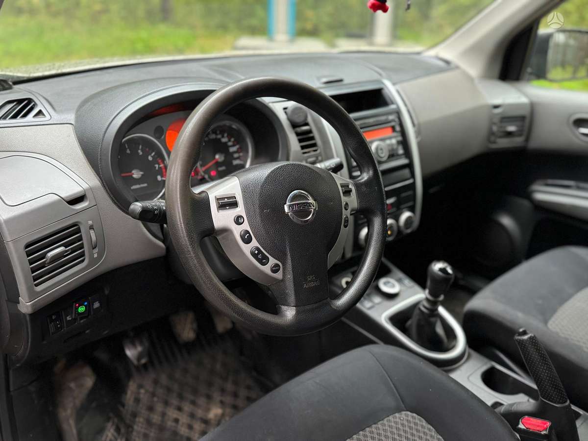 Nissan X-Trail - 10