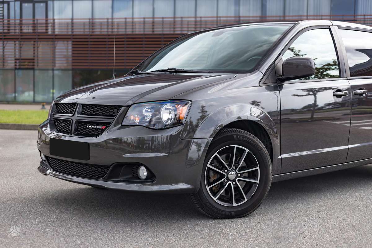 Dodge Grand Caravan - 2