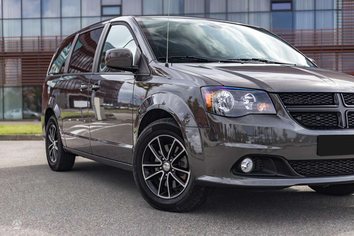 Dodge Grand Caravan - 5