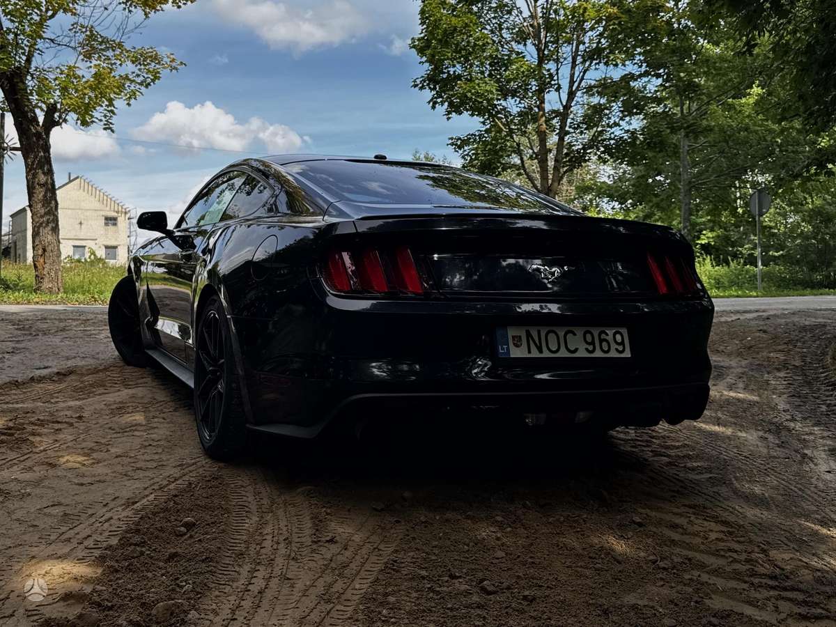 Ford Mustang - 5