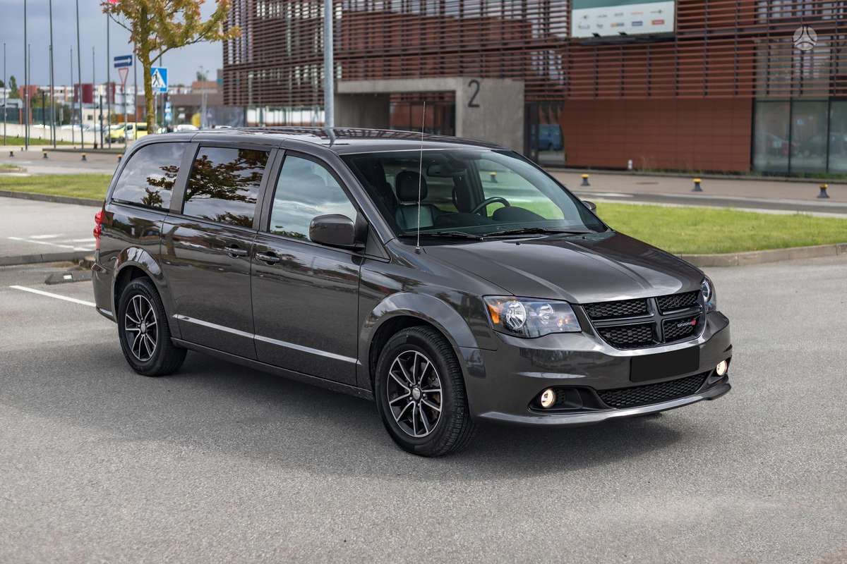 Dodge Grand Caravan - 10