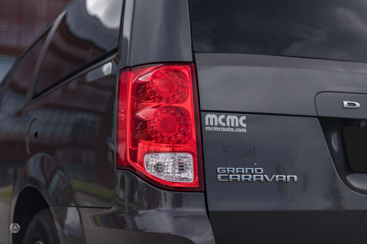 Dodge Grand Caravan - 12