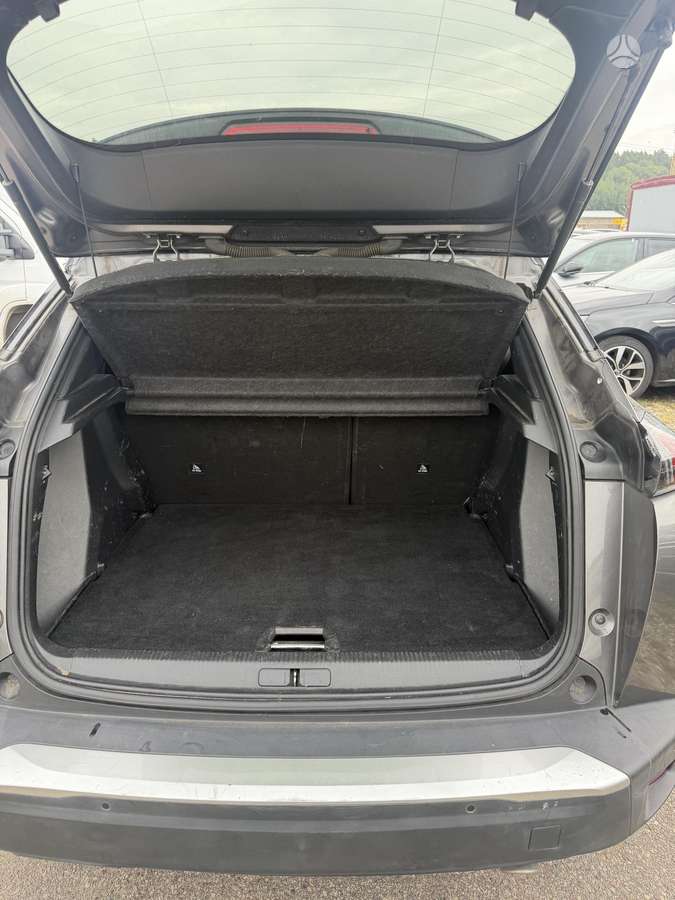 Peugeot 2008 - 8