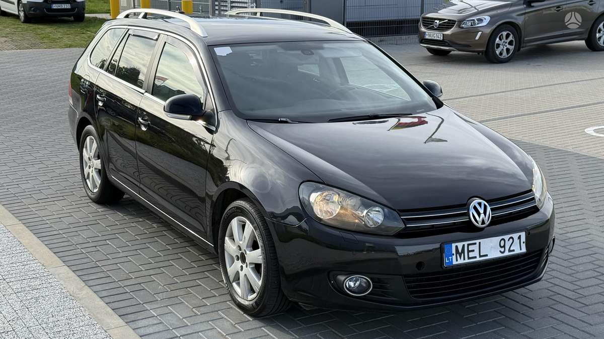 Volkswagen Golf - 1