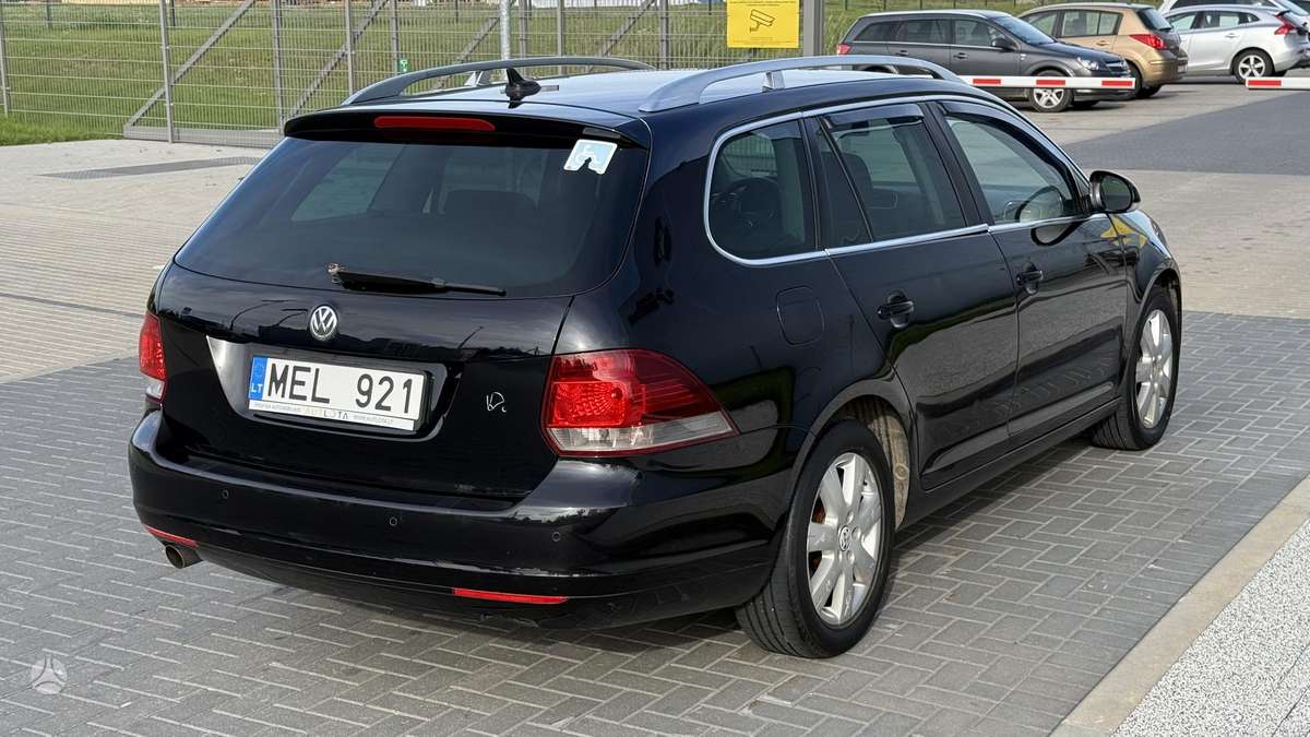 Volkswagen Golf - 2