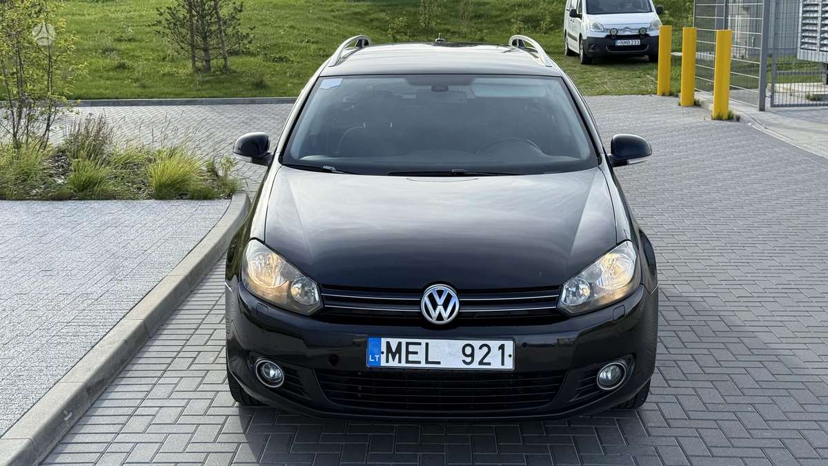 Volkswagen Golf - 8
