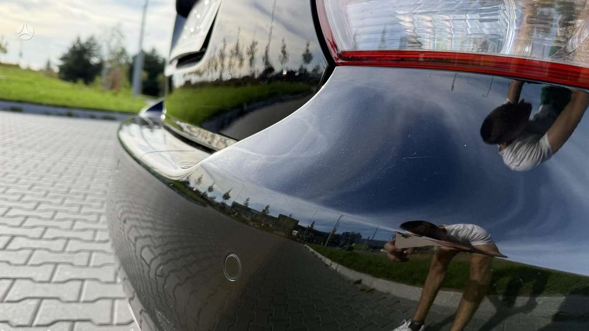 Volkswagen Golf - 11