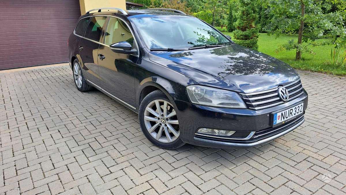 Volkswagen Passat - 1