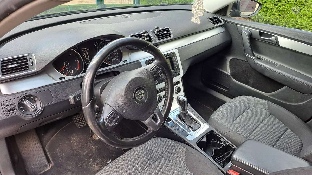 Volkswagen Passat - 9