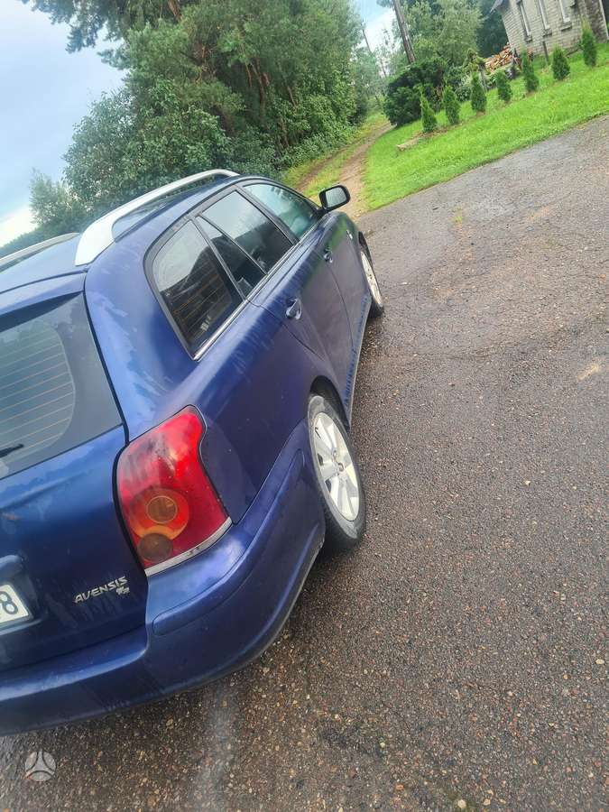 Toyota Avensis - 5