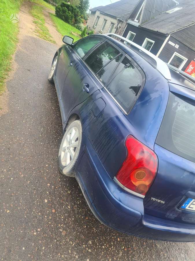 Toyota Avensis - 7