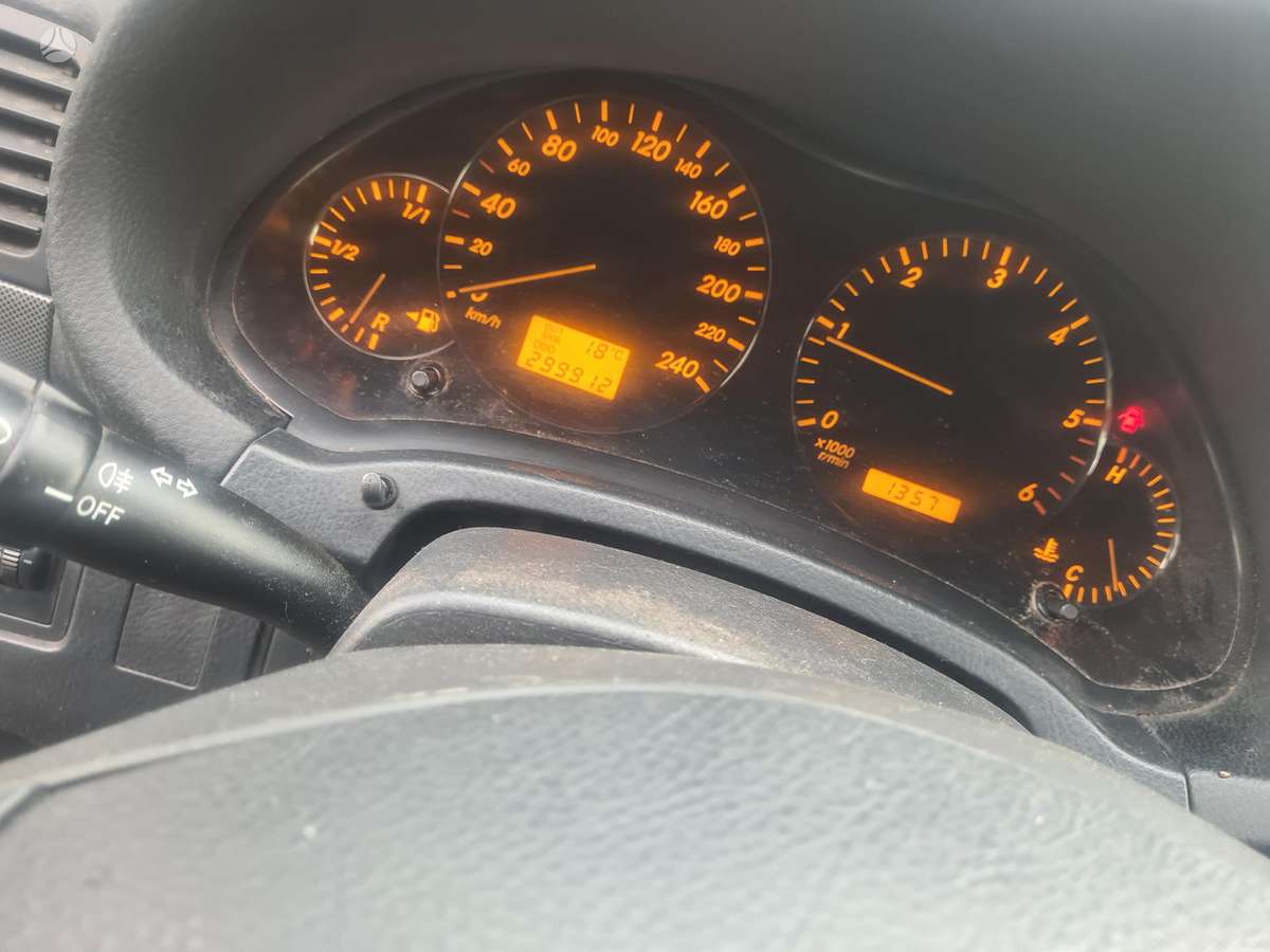 Toyota Avensis - 9