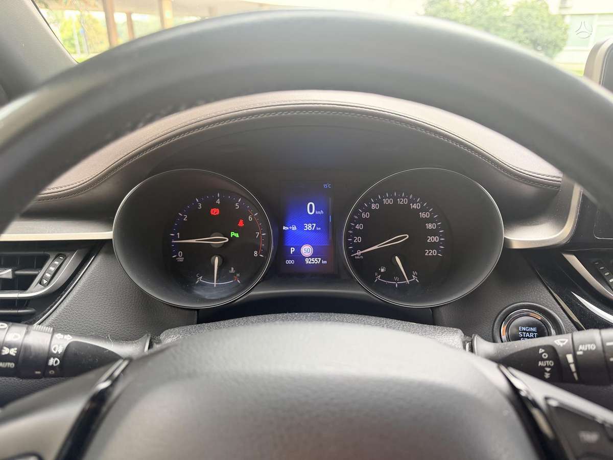 Toyota C-HR - 11