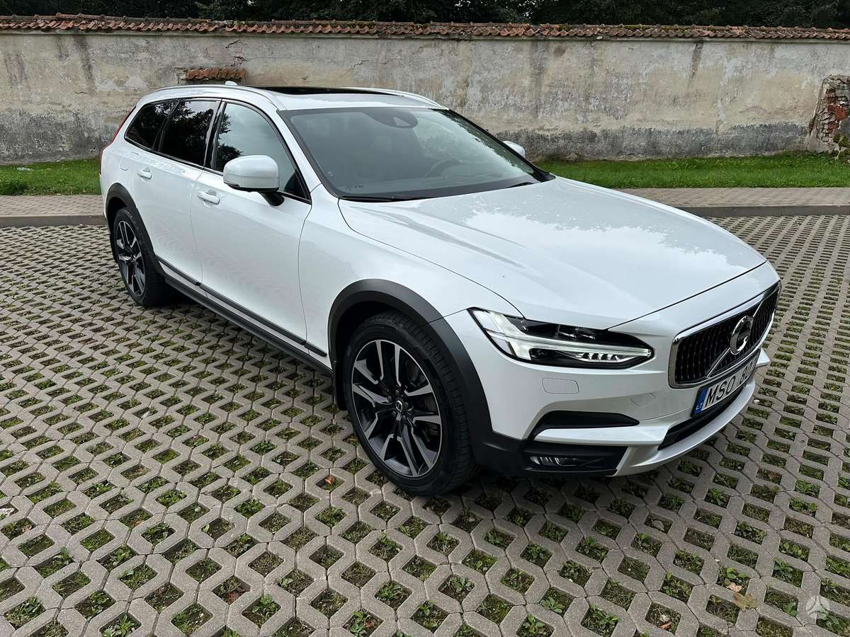 Volvo V90 Cross Country - 3