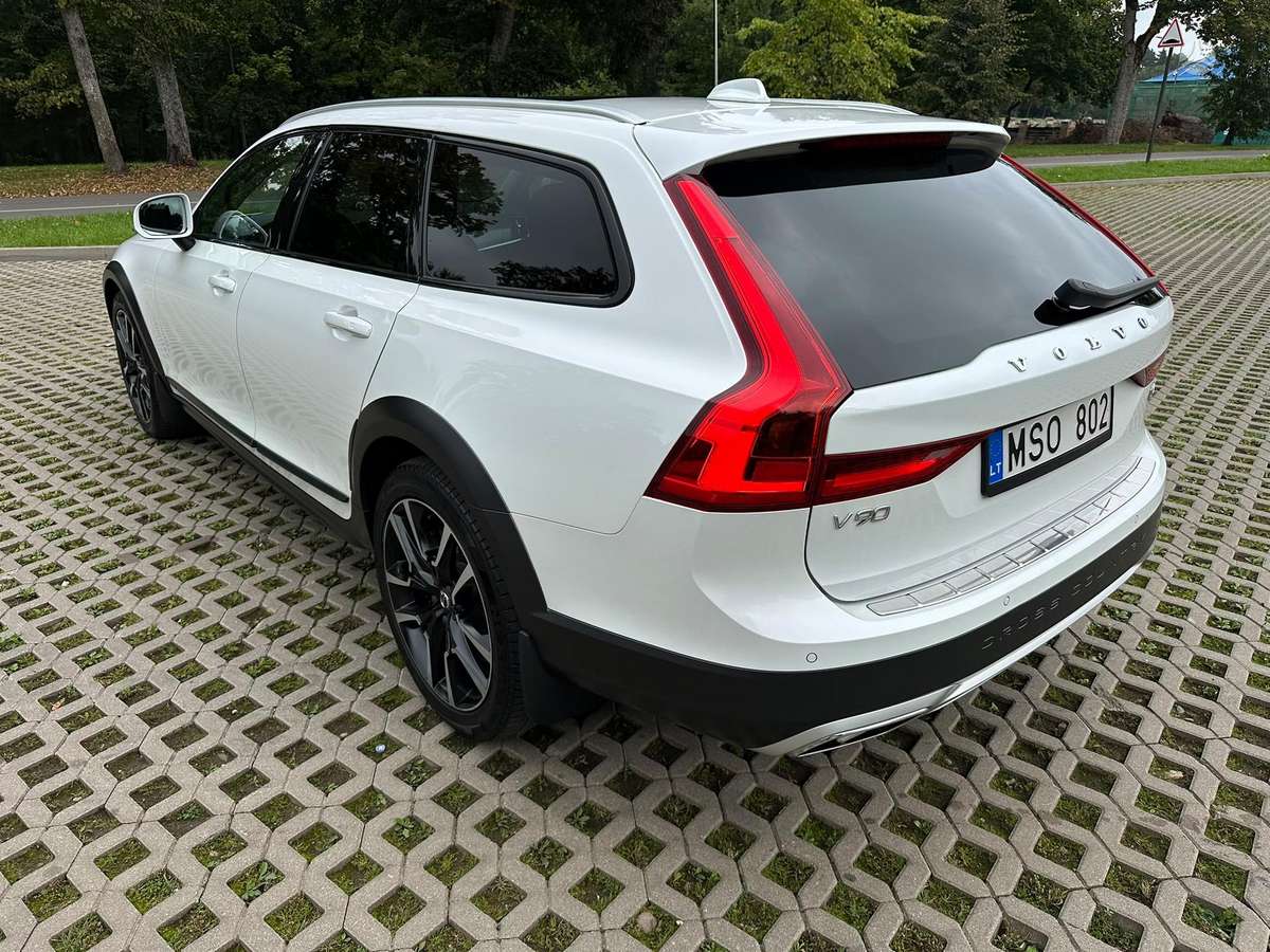 Volvo V90 Cross Country - 7