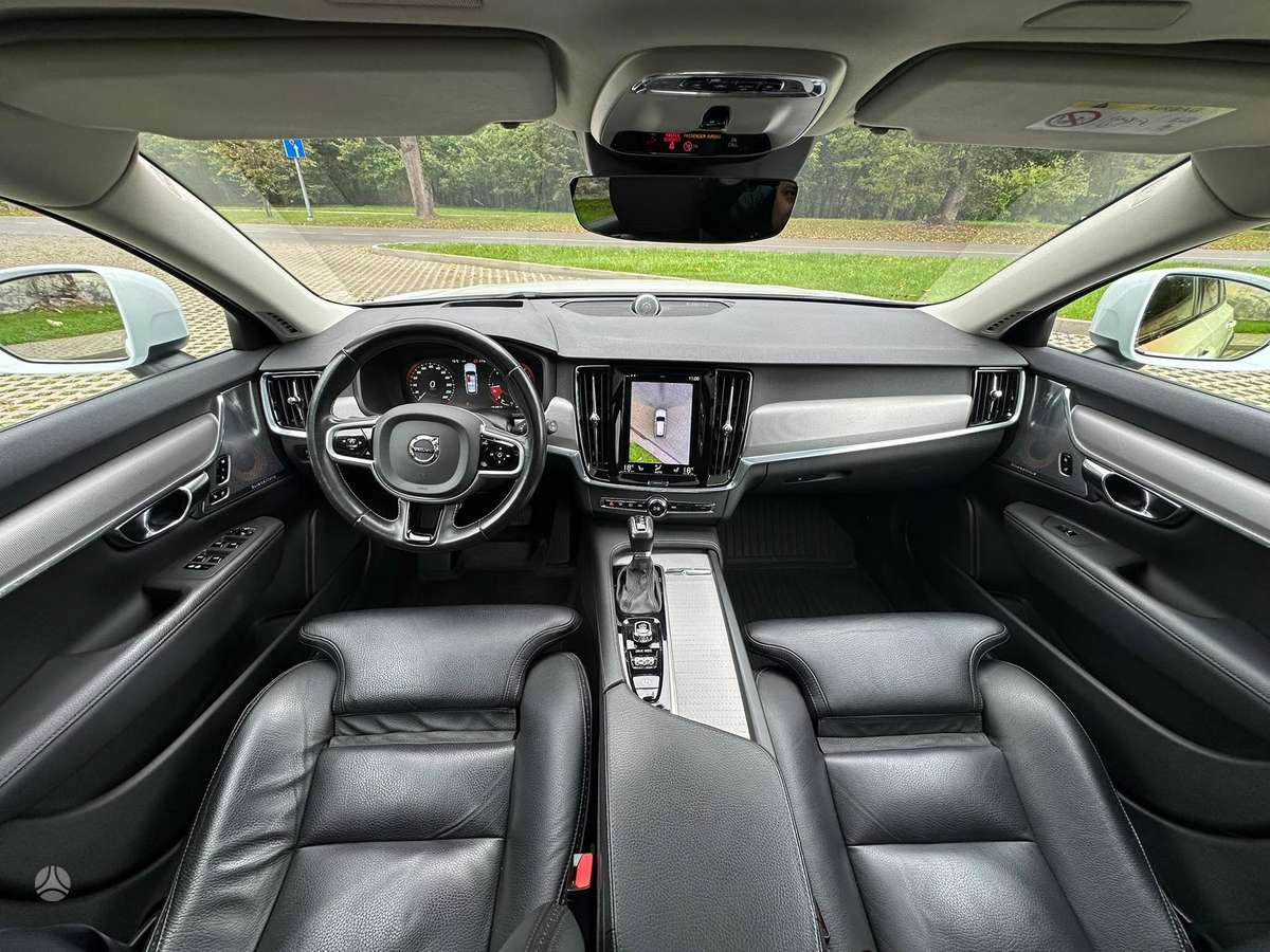 Volvo V90 Cross Country - 9