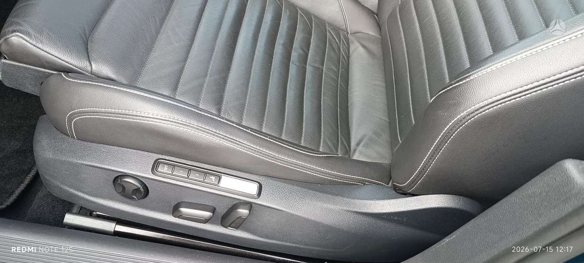 Volkswagen Passat - 11