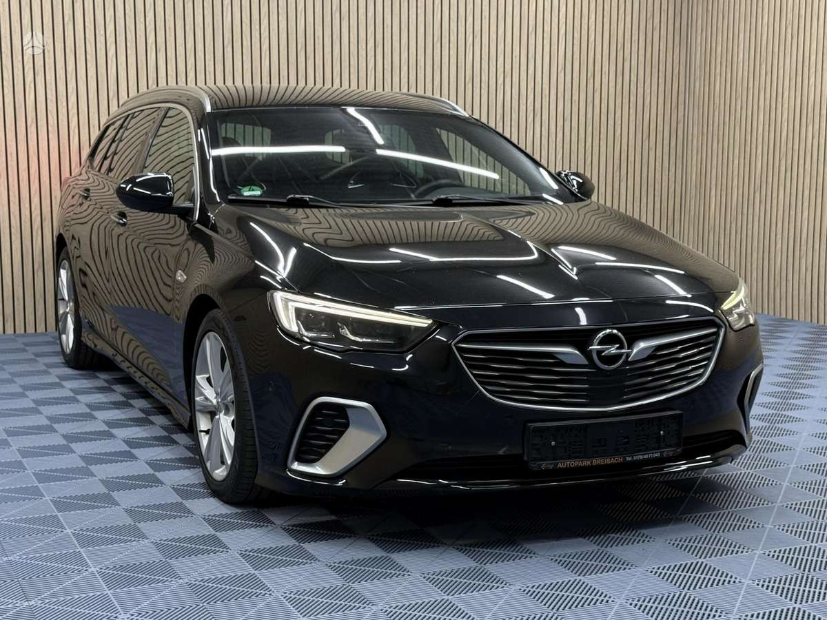 Opel Insignia - 1