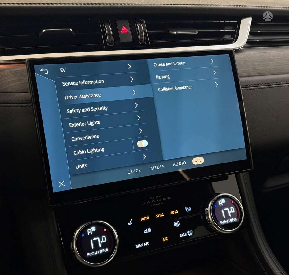 Jaguar F-Pace - 9