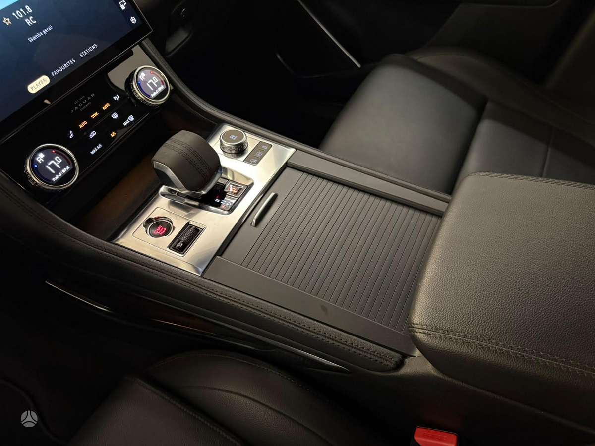 Jaguar F-Pace - 3