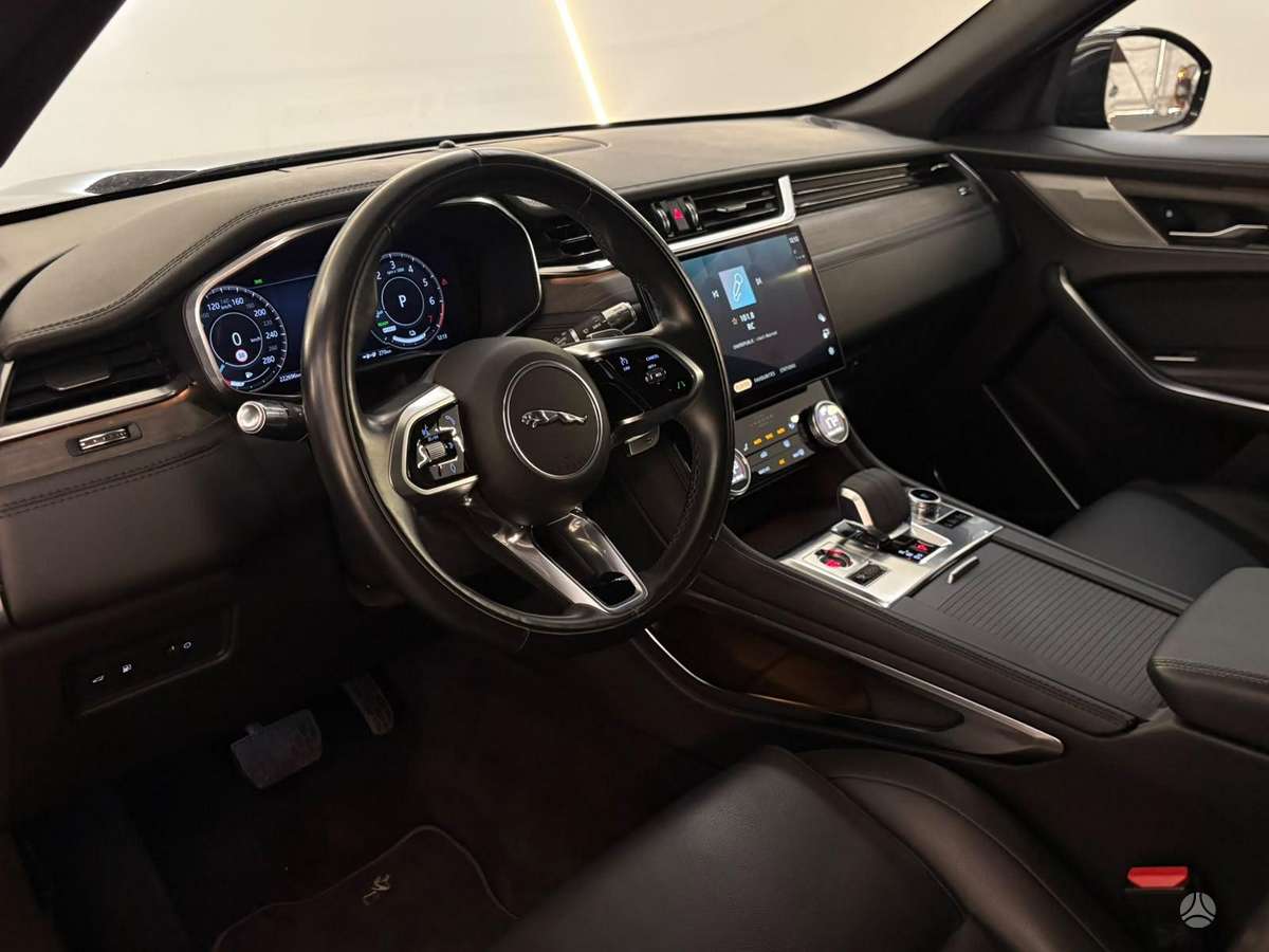 Jaguar F-Pace - 2