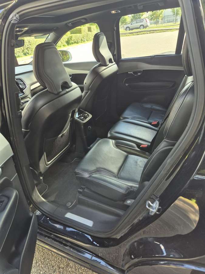 Volvo XC90 - 11