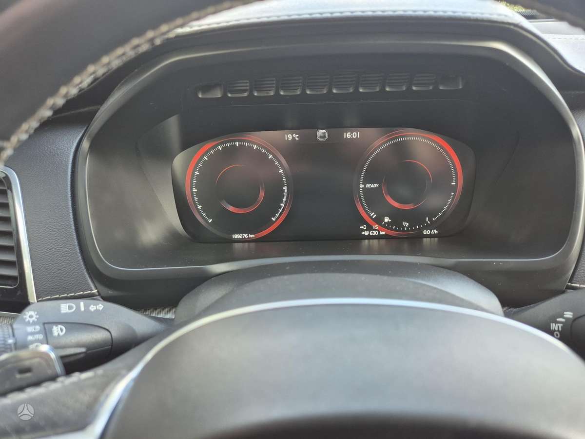 Volvo XC90 - 12