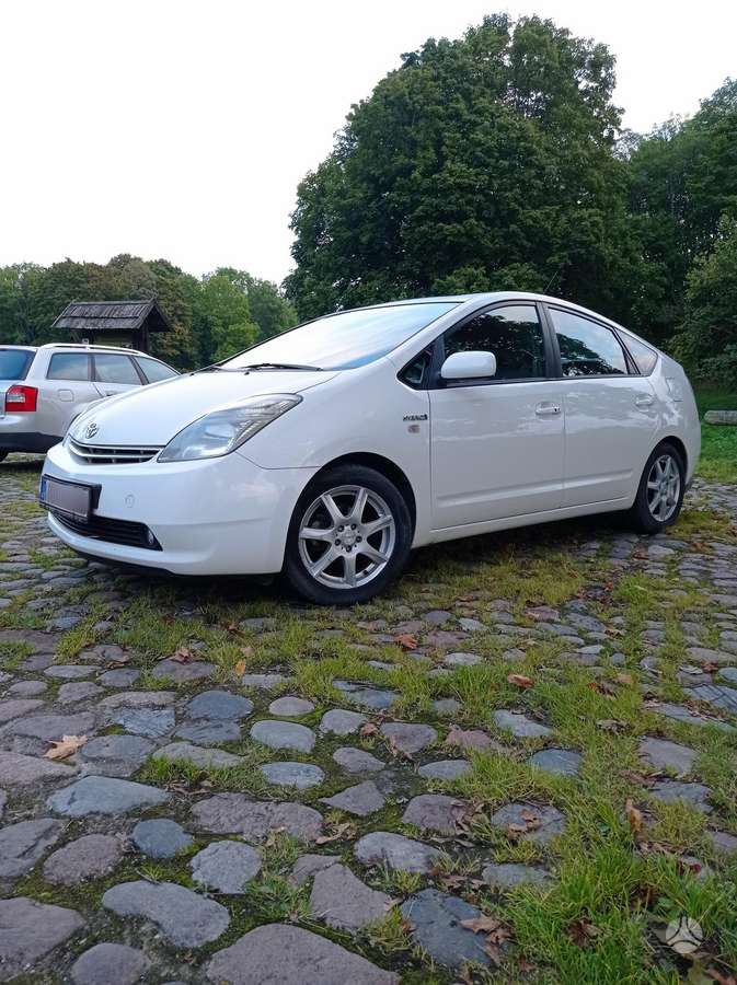 Toyota Prius - 3