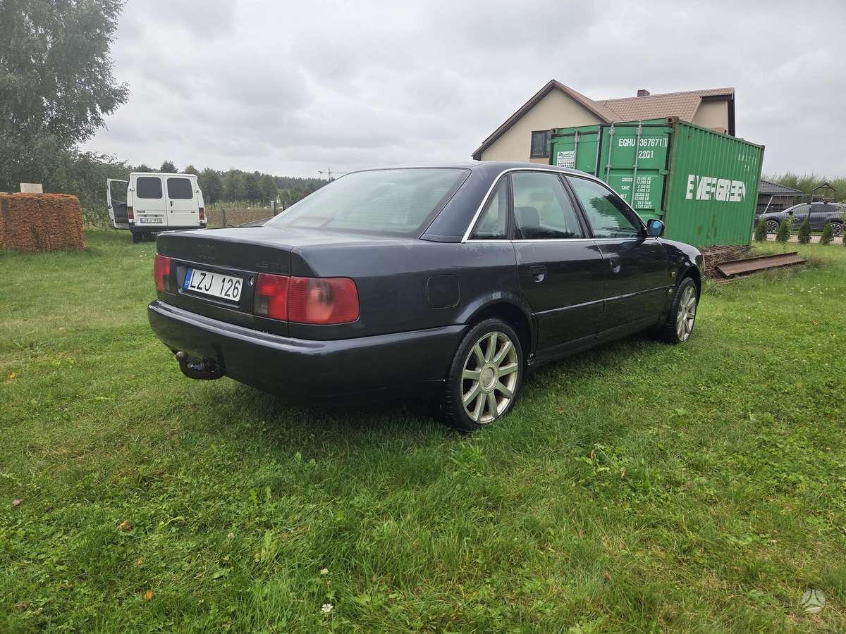 Audi A6 - 4