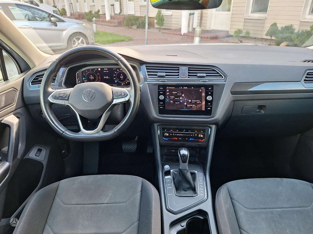 Volkswagen Tiguan - 10