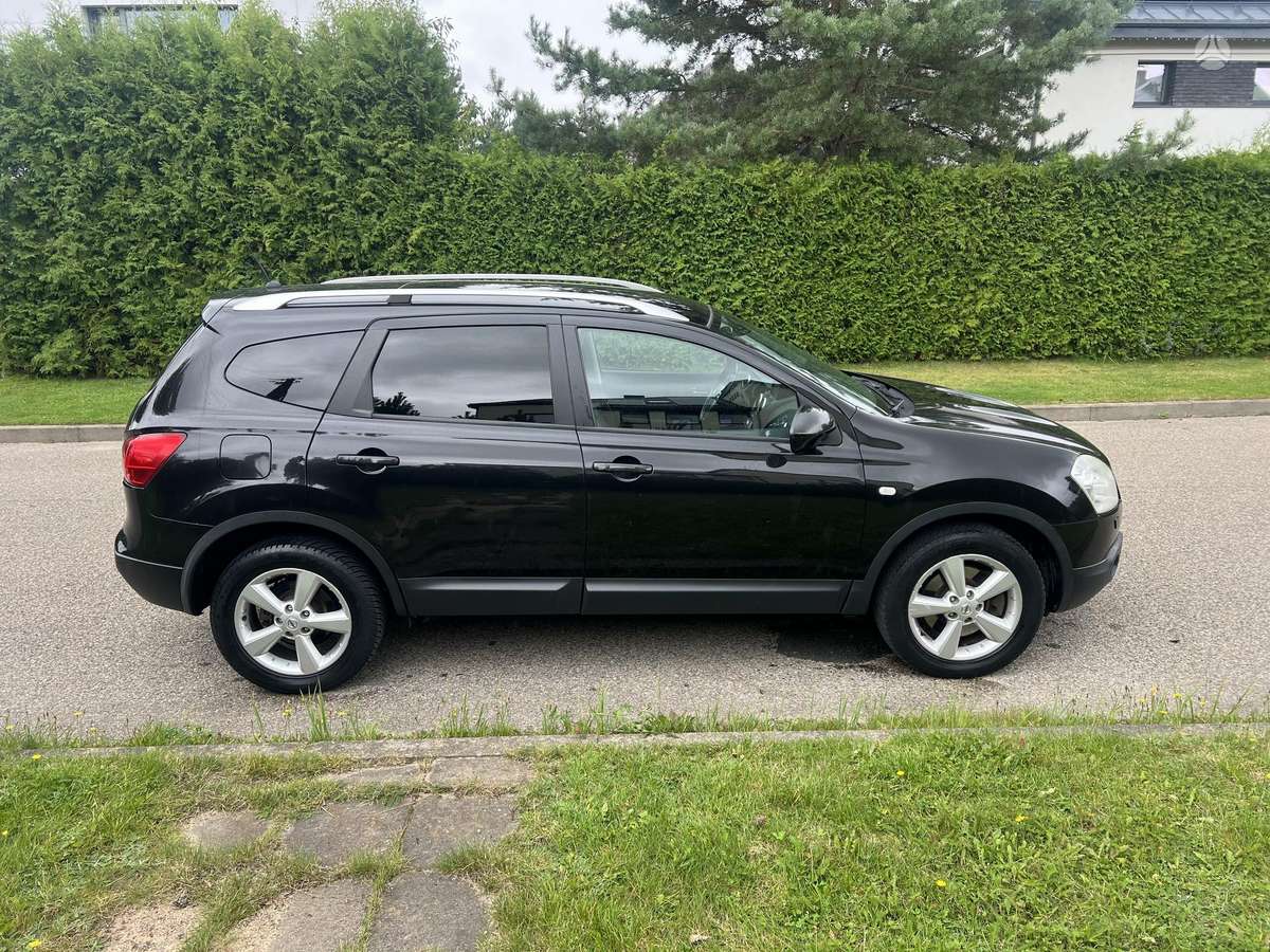 Nissan Qashqai+2 - 4