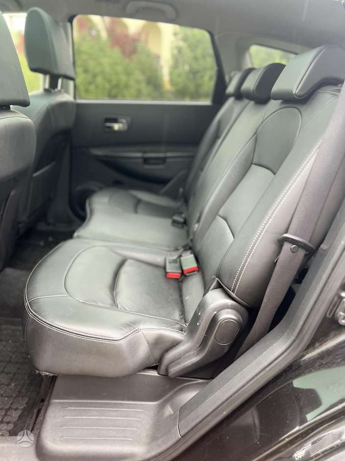 Nissan Qashqai+2 - 10