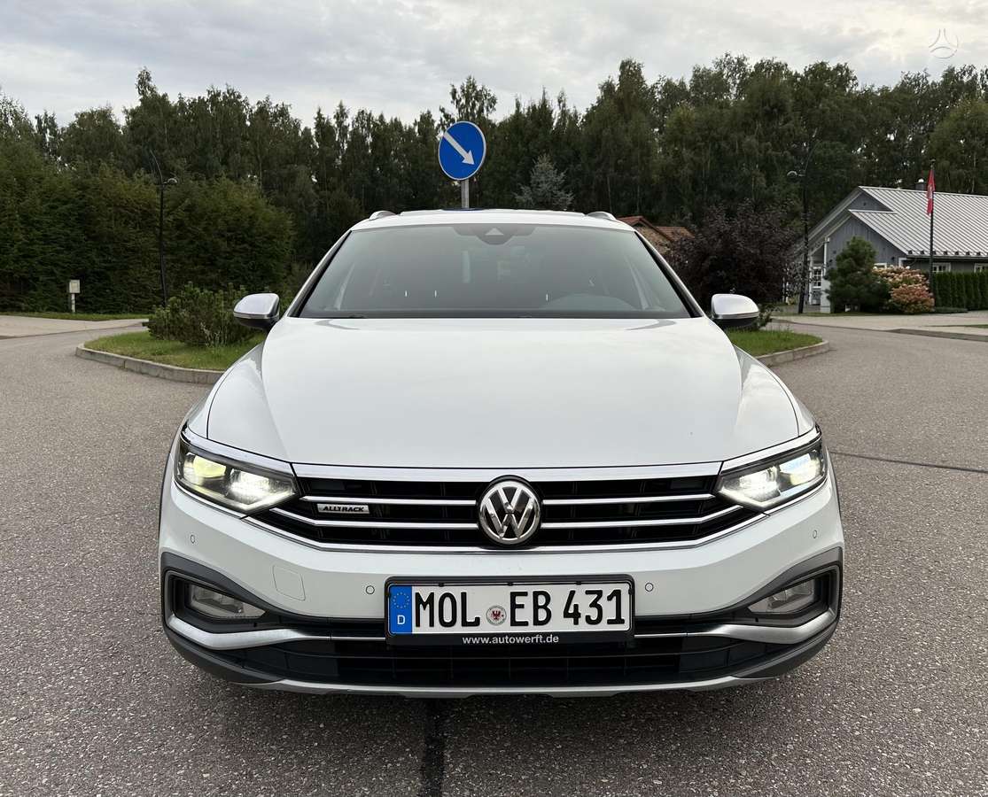 Volkswagen Passat - 4