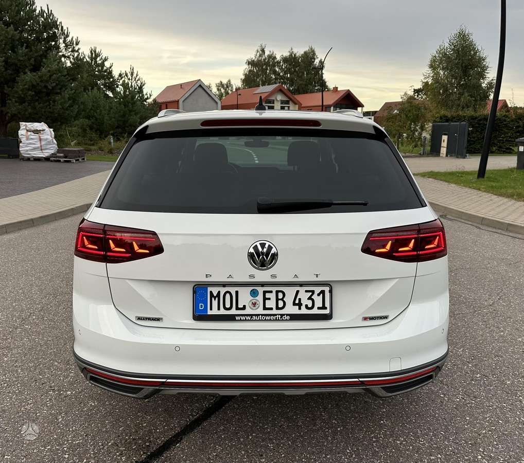 Volkswagen Passat - 8