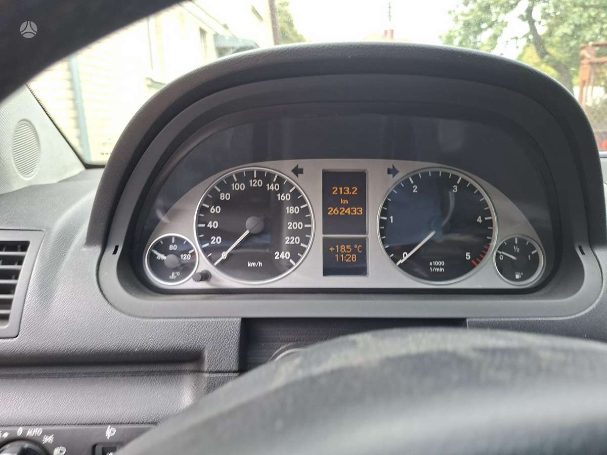 Mercedes-Benz A180 - 2