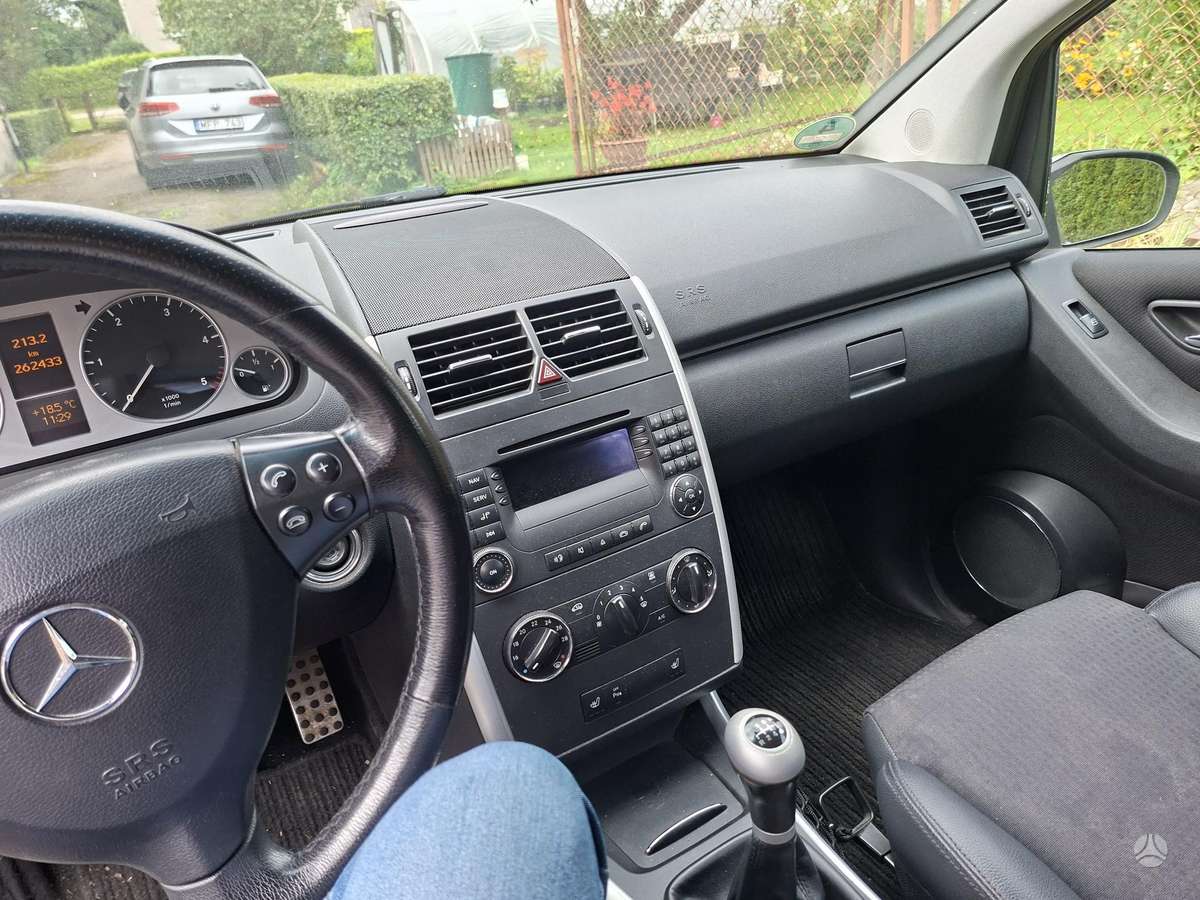 Mercedes-Benz A180 - 3