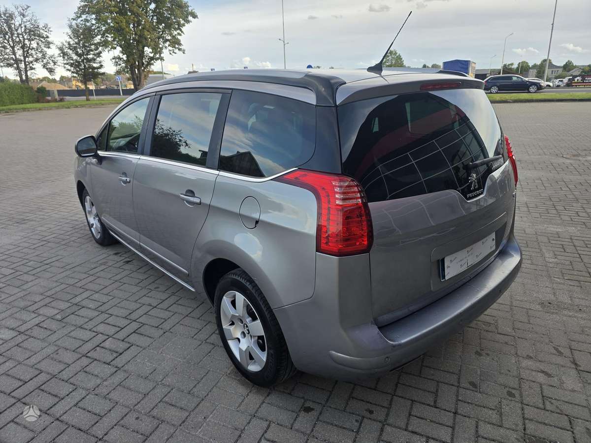 Peugeot 5008 - 9