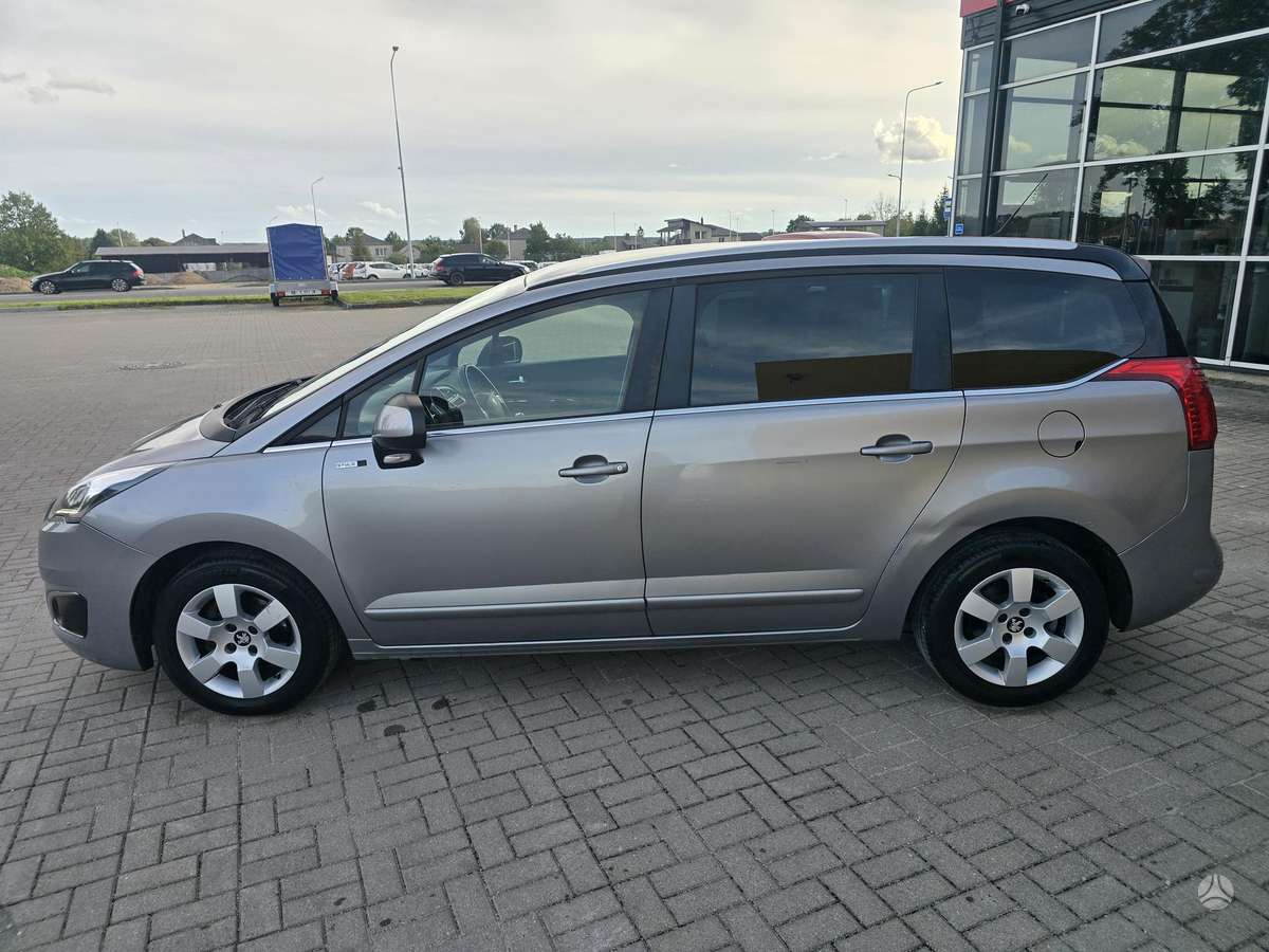 Peugeot 5008 - 10