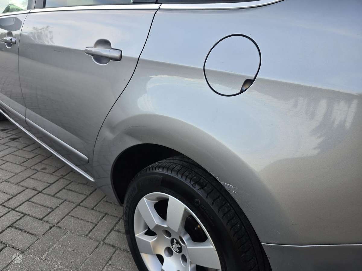Peugeot 5008 - 12