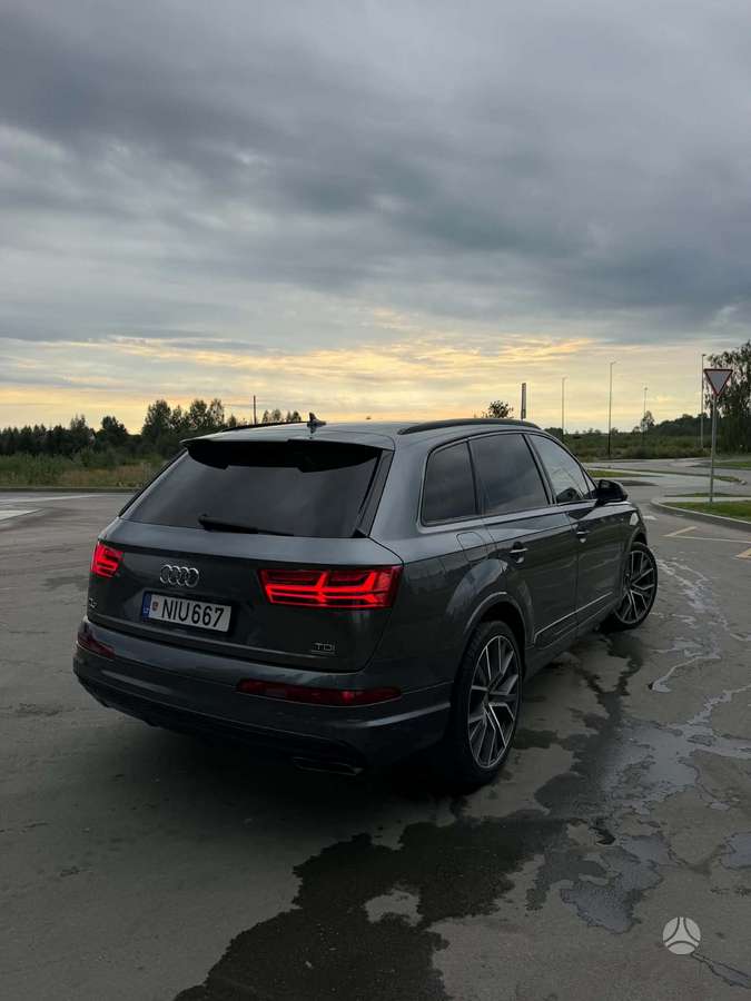 Audi Q7 - 7
