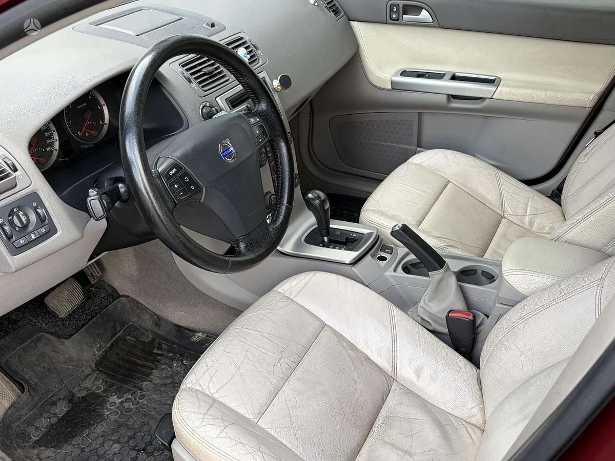 Volvo V50, 2.4 l., wagon